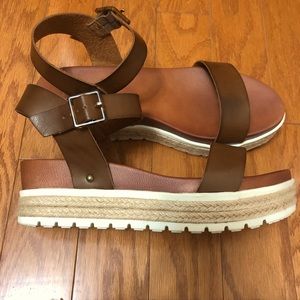 Mia brown sandals